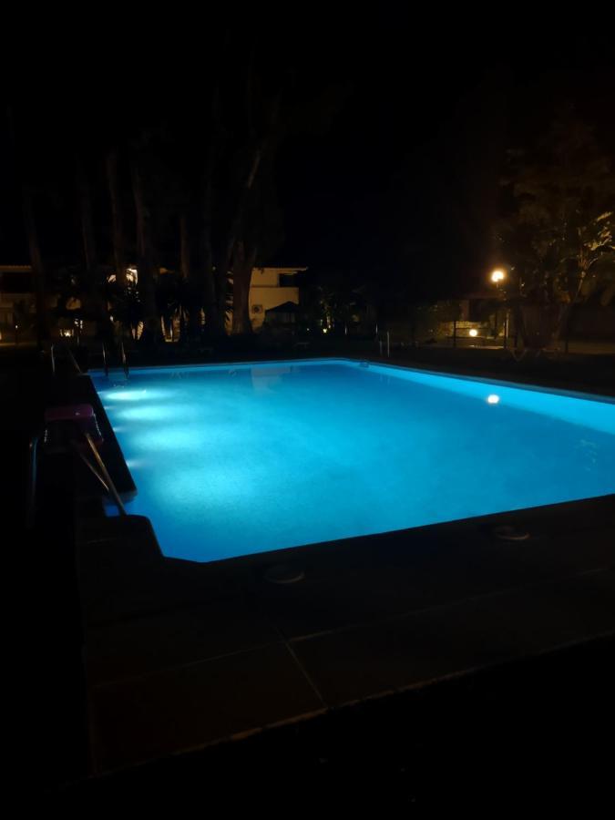 Puerto Banus Apartment Near Beachfront, Big Sunny Terrace, Pool, Tennis Court, Parking & Movies Projector Marbella Exterior photo