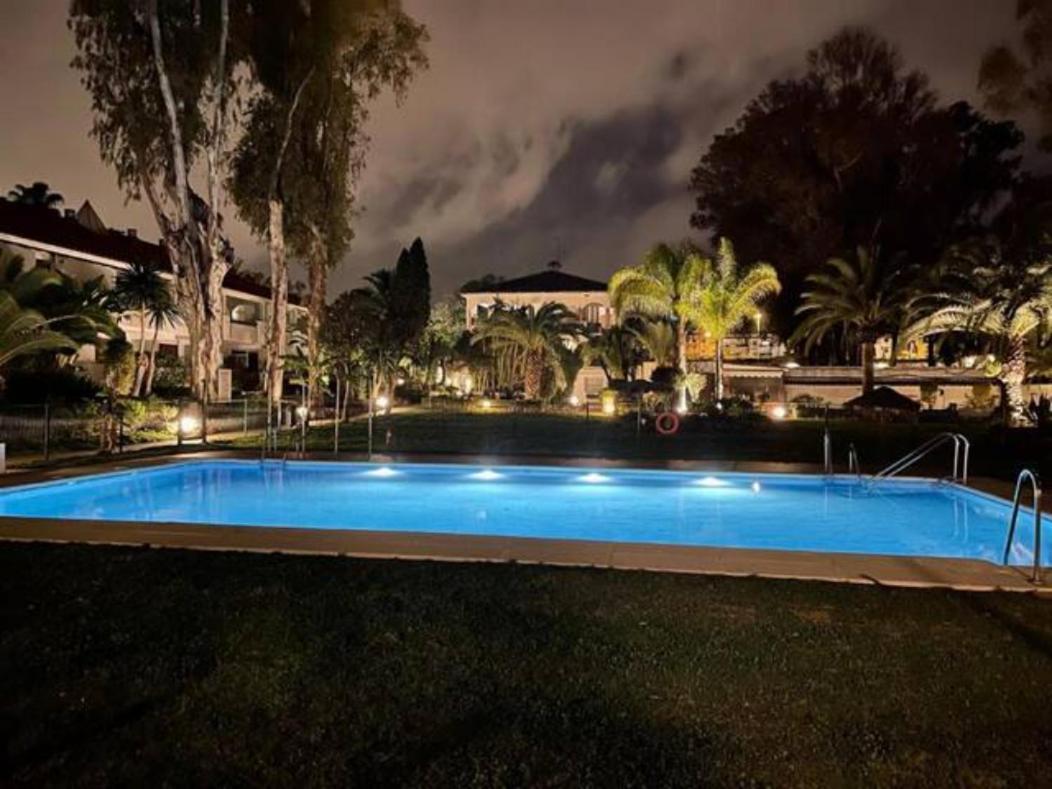 Puerto Banus Apartment Near Beachfront, Big Sunny Terrace, Pool, Tennis Court, Parking & Movies Projector Marbella Exterior photo